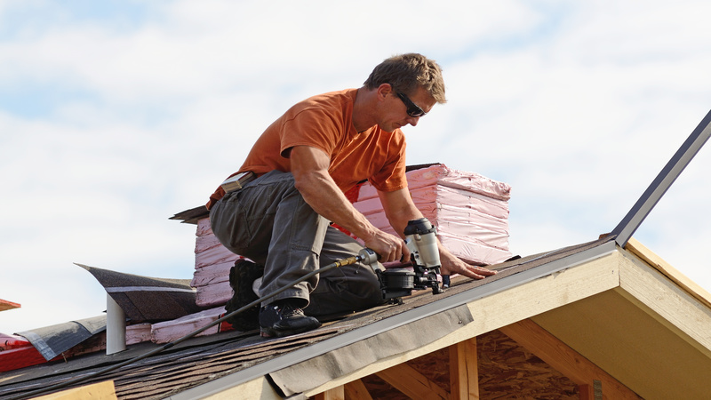 When To Contact Roofing Contractors In Nederland, TX For Repairs