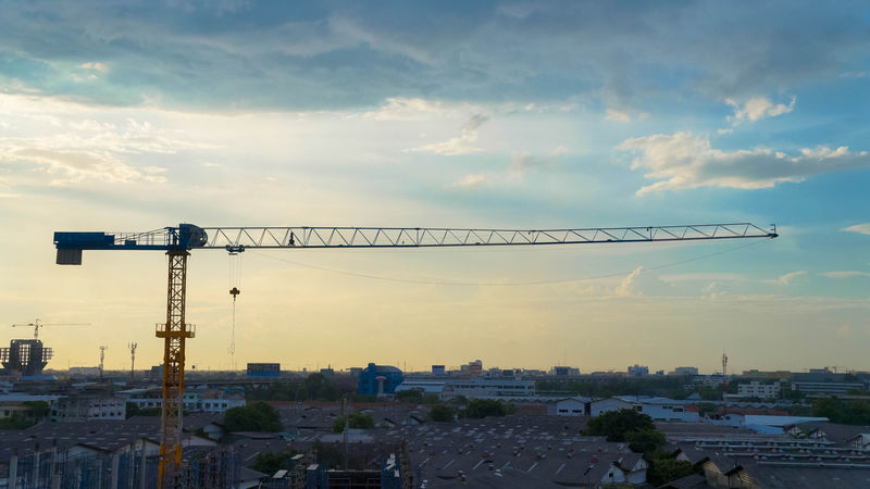 What to Consider When Hiring a Crane and Rigging in Jacksonville, FL